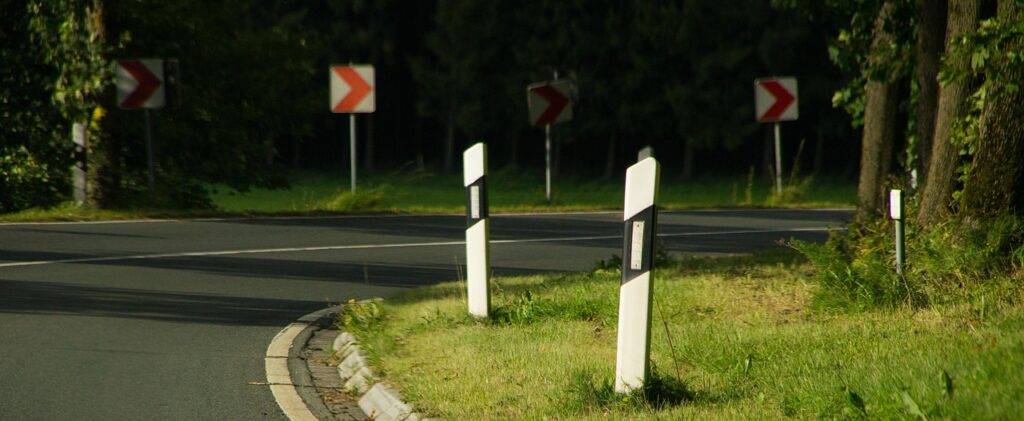 交通事故の連絡窓口は弁護士に変えるべき理由とは？